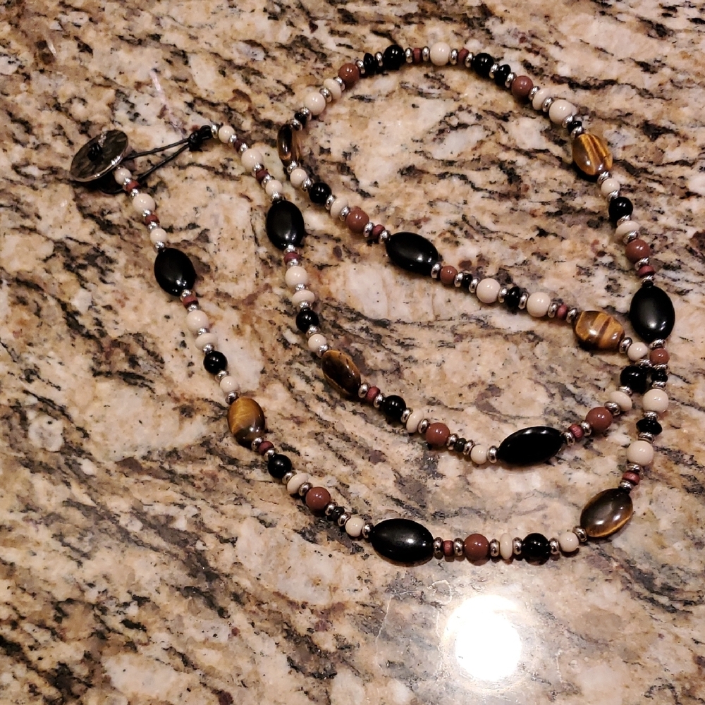 Chaps Black and Brown Beaded Necklace with Alternating Pattern